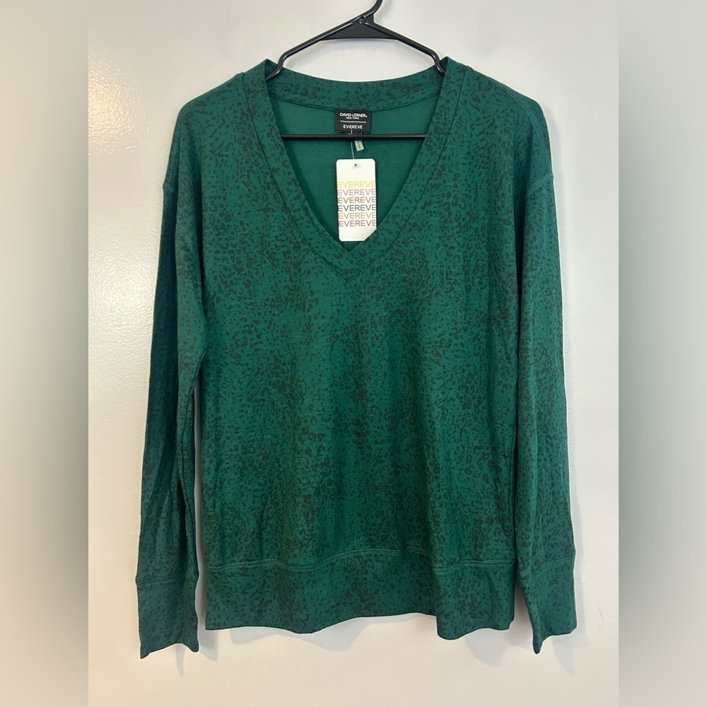 NWT David Lerner/Evereve Green Leopard Print Pullover V-neck Sweater Size Small